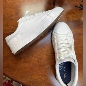 Woman’s Nautica Tennis Shoe